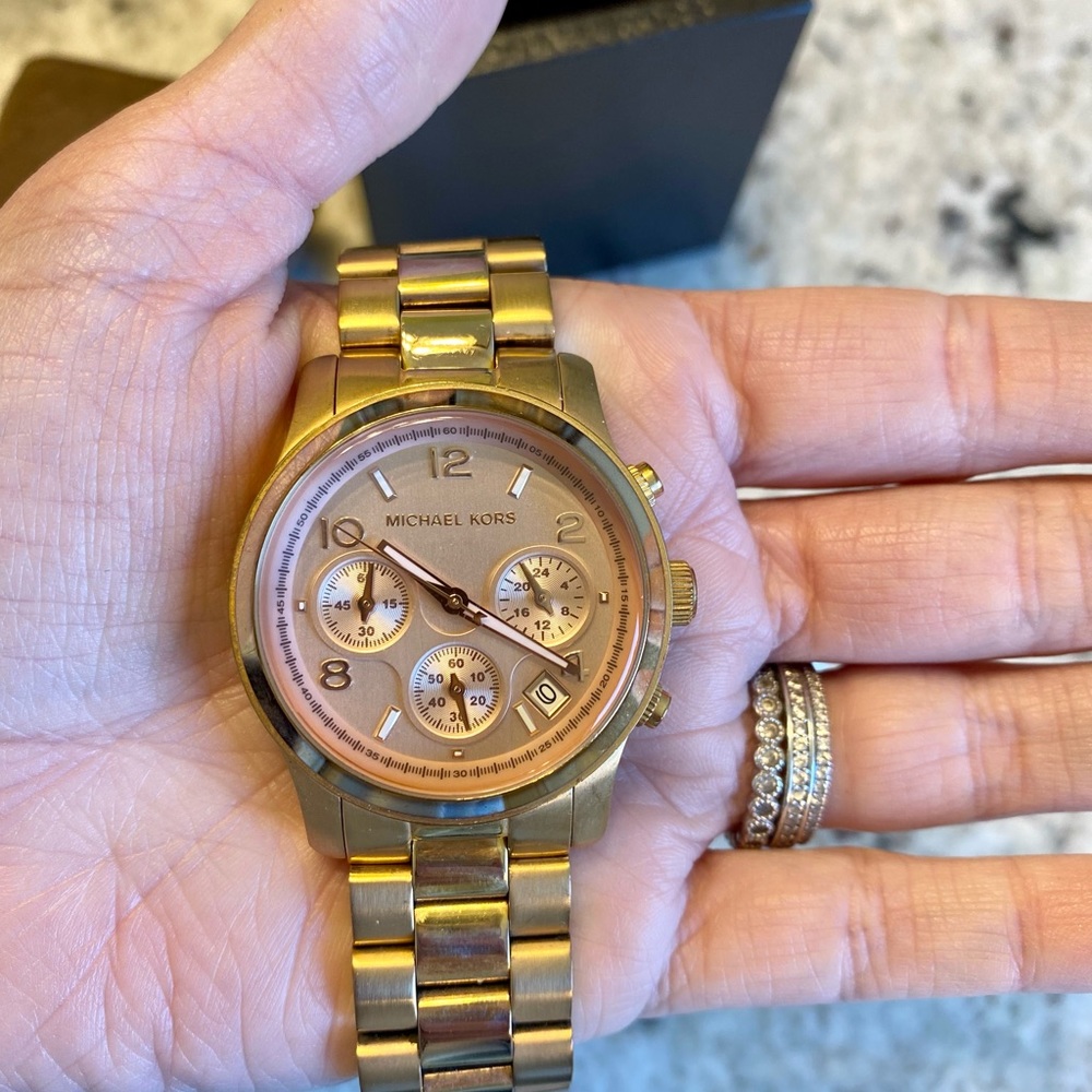 Michael Kors Watch - Picture 2 of 6
